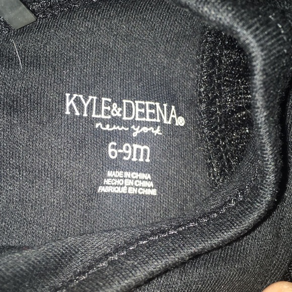 One pice - Picture 2 of 2